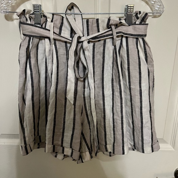 Like an Angel Paper Bag Waisted Shorts sz S - Picture 1 of 6